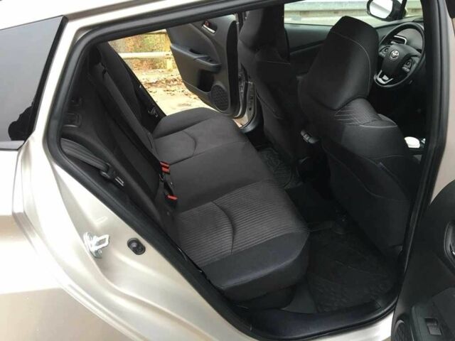 Серый Тойота Приус, объемом двигателя 0 л и пробегом 87 тыс. км за 12600 $, фото 4 на Automoto.ua