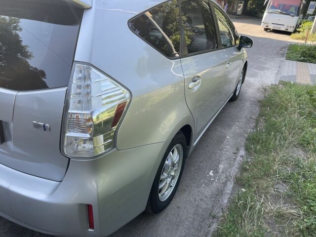 Серый Тойота Приус, объемом двигателя 1.8 л и пробегом 255 тыс. км за 11499 $, фото 5 на Automoto.ua