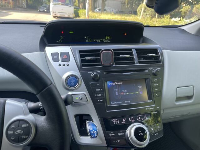 Серый Тойота Приус, объемом двигателя 1.8 л и пробегом 255 тыс. км за 11499 $, фото 4 на Automoto.ua