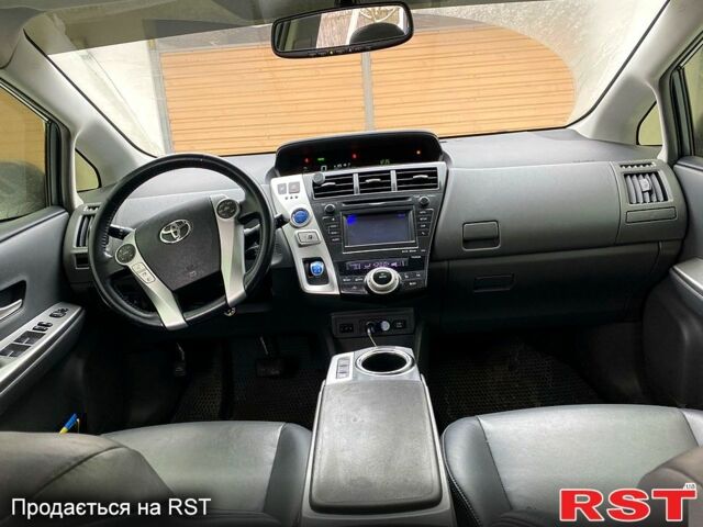 Серый Тойота Приус, объемом двигателя 1.8 л и пробегом 221 тыс. км за 11900 $, фото 7 на Automoto.ua