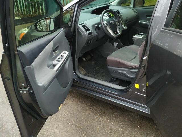 Серый Тойота Приус, объемом двигателя 1.8 л и пробегом 234 тыс. км за 310 $, фото 2 на Automoto.ua