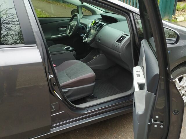 Серый Тойота Приус, объемом двигателя 1.8 л и пробегом 234 тыс. км за 310 $, фото 7 на Automoto.ua