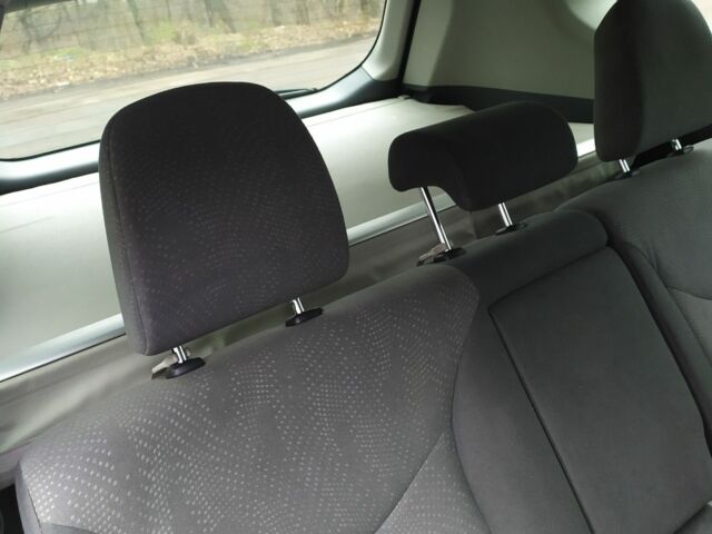 Серый Тойота Приус, объемом двигателя 1.8 л и пробегом 234 тыс. км за 310 $, фото 9 на Automoto.ua