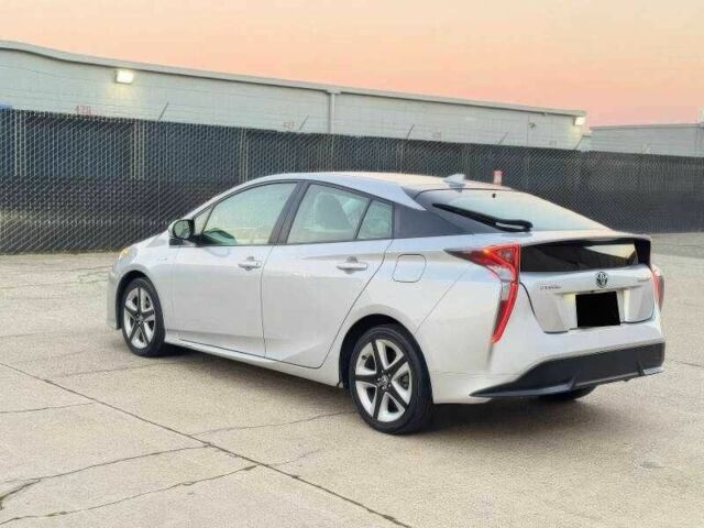 Серый Тойота Приус, объемом двигателя 1.8 л и пробегом 118 тыс. км за 7400 $, фото 6 на Automoto.ua