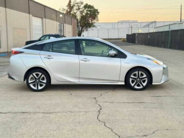 Серый Тойота Приус, объемом двигателя 1.8 л и пробегом 118 тыс. км за 7400 $, фото 3 на Automoto.ua