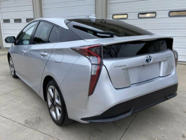 Серый Тойота Приус, объемом двигателя 1.8 л и пробегом 79 тыс. км за 11400 $, фото 3 на Automoto.ua