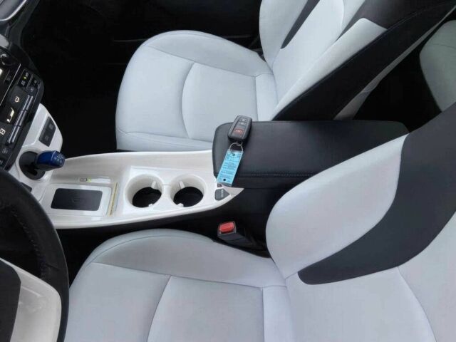 Серый Тойота Приус, объемом двигателя 1.8 л и пробегом 79 тыс. км за 11400 $, фото 7 на Automoto.ua