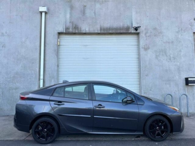 Тойота Приус 2018 в Черновцах на Automoto.ua Серый Тойота Приус, объемом двигателя 1.8 л и пробегом 36 тыс. км за 8000 $, фото 2 на Automoto.ua