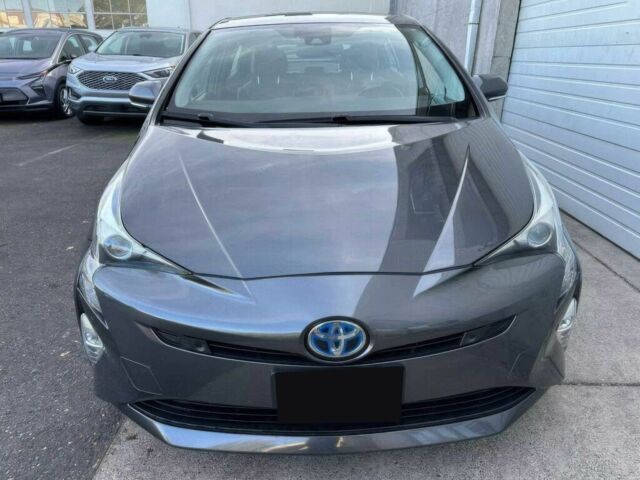 Тойота Приус 2018 в Черновцах на Automoto.ua Серый Тойота Приус, объемом двигателя 1.8 л и пробегом 36 тыс. км за 8000 $, фото 1 на Automoto.ua