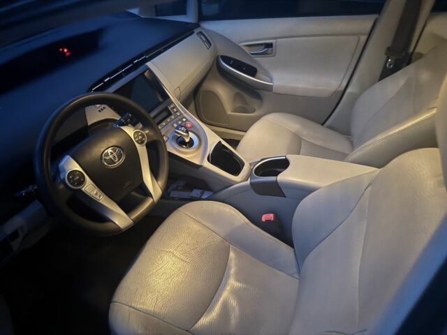 Серый Тойота Приус, объемом двигателя 0 л и пробегом 138 тыс. км за 12500 $, фото 3 на Automoto.ua