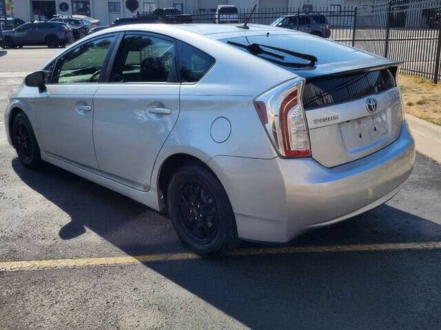 Тойота Приус 2013 в Чернигове на Automoto.ua Серый Тойота Приус, объемом двигателя 1.8 л и пробегом 84 тыс. км за 1900 $, фото 2 на Automoto.ua