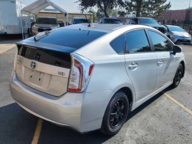 Тойота Приус 2013 в Чернигове на Automoto.ua Серый Тойота Приус, объемом двигателя 1.8 л и пробегом 84 тыс. км за 1900 $, фото 3 на Automoto.ua