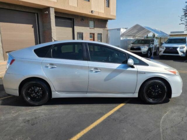 Тойота Приус 2013 в Чернигове на Automoto.ua Серый Тойота Приус, объемом двигателя 1.8 л и пробегом 84 тыс. км за 1900 $, фото 4 на Automoto.ua