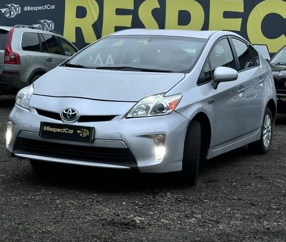 Серый Тойота Приус, объемом двигателя 1.8 л и пробегом 346 тыс. км за 11800 $, фото 1 на Automoto.ua