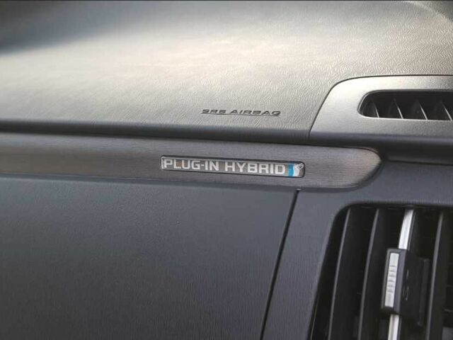 Серый Тойота Приус, объемом двигателя 0.18 л и пробегом 229 тыс. км за 14300 $, фото 10 на Automoto.ua