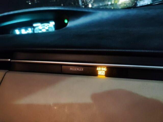 Серый Тойота Приус, объемом двигателя 1.8 л и пробегом 272 тыс. км за 10500 $, фото 7 на Automoto.ua