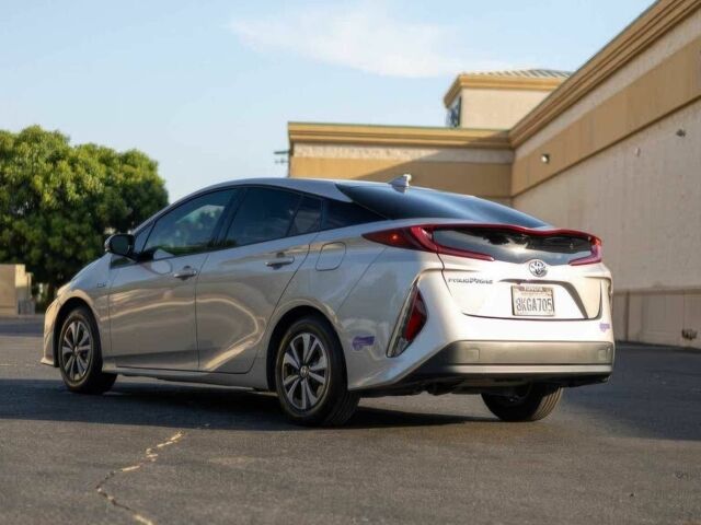Серый Тойота Приус, объемом двигателя 1.8 л и пробегом 48 тыс. км за 4600 $, фото 4 на Automoto.ua