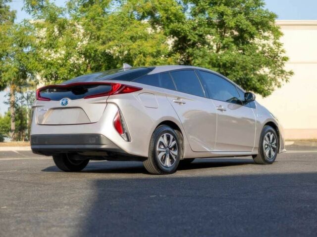 Серый Тойота Приус, объемом двигателя 1.8 л и пробегом 48 тыс. км за 4600 $, фото 5 на Automoto.ua