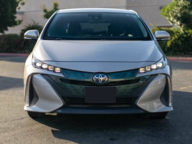 Серый Тойота Приус, объемом двигателя 1.8 л и пробегом 48 тыс. км за 4600 $, фото 1 на Automoto.ua