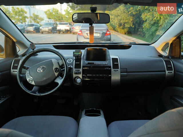 Синий Тойота Приус, объемом двигателя 1.5 л и пробегом 256 тыс. км за 6800 $, фото 9 на Automoto.ua