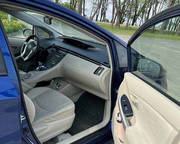 Синий Тойота Приус, объемом двигателя 1.8 л и пробегом 290 тыс. км за 9300 $, фото 5 на Automoto.ua