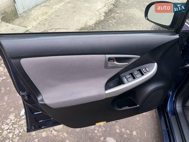 Синій Тойота Пріус, об'ємом двигуна 1.8 л та пробігом 285 тис. км за 8300 $, фото 17 на Automoto.ua