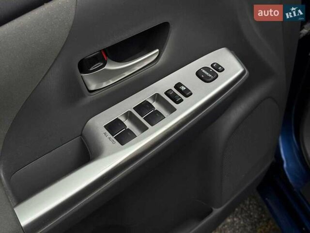 Синий Тойота Приус, объемом двигателя 1.8 л и пробегом 315 тыс. км за 10290 $, фото 18 на Automoto.ua