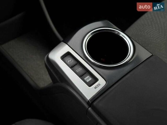 Синий Тойота Приус, объемом двигателя 1.8 л и пробегом 315 тыс. км за 10290 $, фото 22 на Automoto.ua