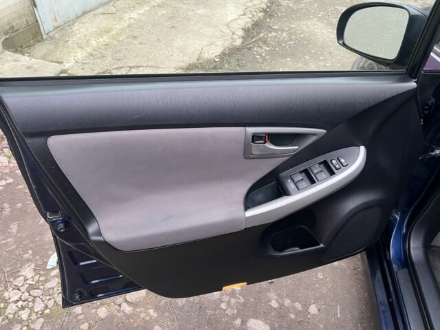 Синій Тойота Пріус, об'ємом двигуна 1.8 л та пробігом 285 тис. км за 8300 $, фото 16 на Automoto.ua