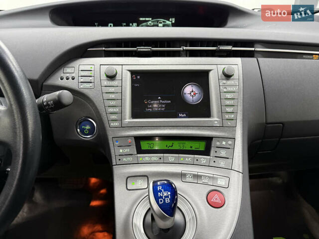 Синий Тойота Приус, объемом двигателя 1.8 л и пробегом 189 тыс. км за 11500 $, фото 17 на Automoto.ua