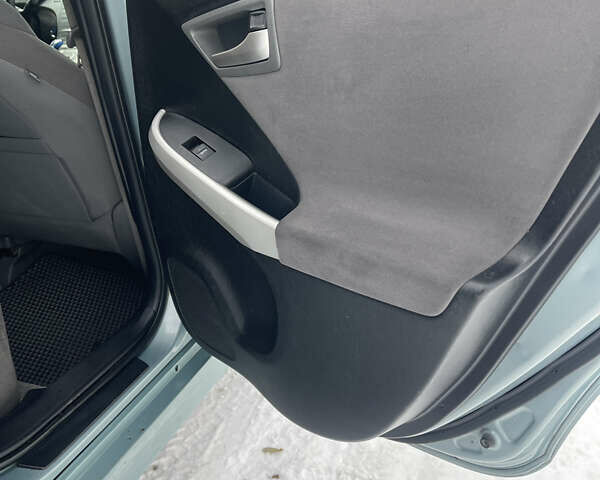 Синий Тойота Приус, объемом двигателя 1.8 л и пробегом 374 тыс. км за 9300 $, фото 11 на Automoto.ua