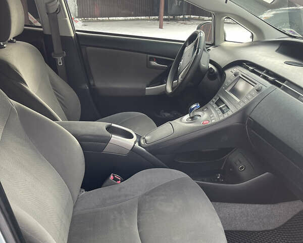 Синий Тойота Приус, объемом двигателя 1.8 л и пробегом 374 тыс. км за 9300 $, фото 4 на Automoto.ua