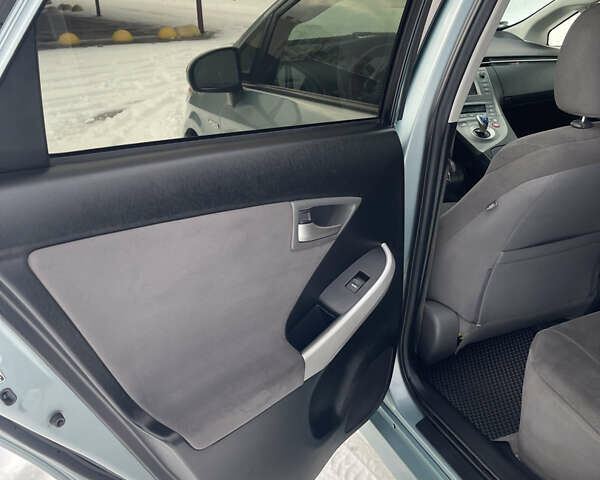 Синий Тойота Приус, объемом двигателя 1.8 л и пробегом 374 тыс. км за 9300 $, фото 10 на Automoto.ua