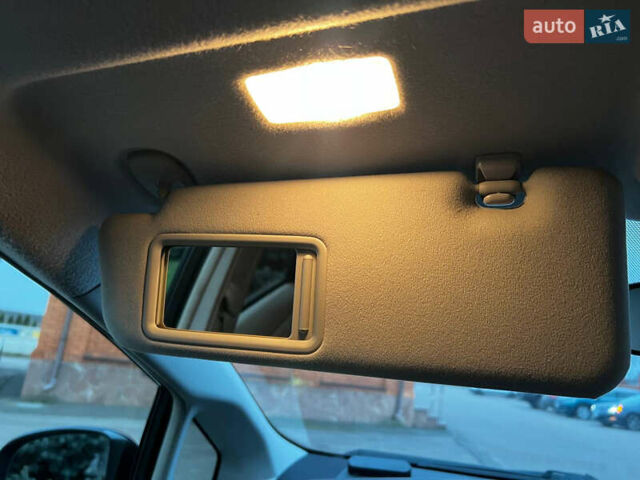 Синій Тойота Пріус, об'ємом двигуна 1.8 л та пробігом 125 тис. км за 13000 $, фото 31 на Automoto.ua