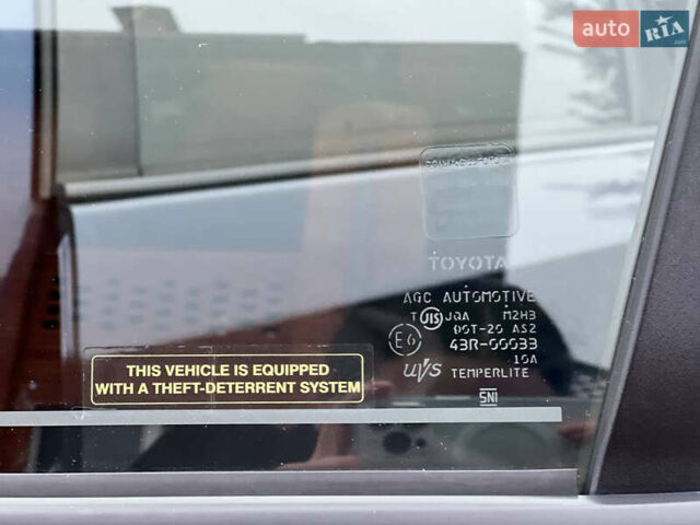 Синій Тойота Пріус, об'ємом двигуна 1.8 л та пробігом 125 тис. км за 13000 $, фото 41 на Automoto.ua