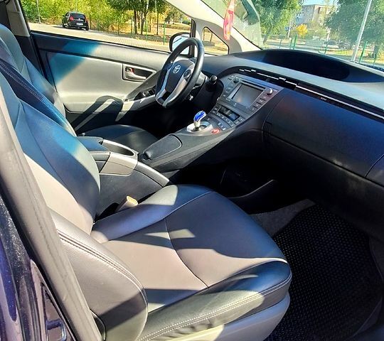 Тойота Приус 2014 в Одессе на Automoto.ua Синий Тойота Приус, объемом двигателя 1.8 л и пробегом 262 тыс. км за 11700 $, фото 10 на Automoto.ua