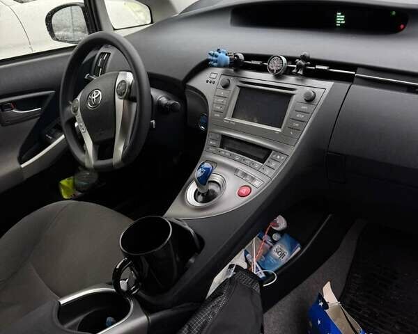 Синій Тойота Пріус, об'ємом двигуна 1.8 л та пробігом 200 тис. км за 10000 $, фото 11 на Automoto.ua