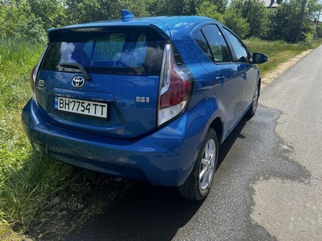 Синий Тойота Приус, объемом двигателя 1.5 л и пробегом 90 тыс. км за 12700 $, фото 3 на Automoto.ua