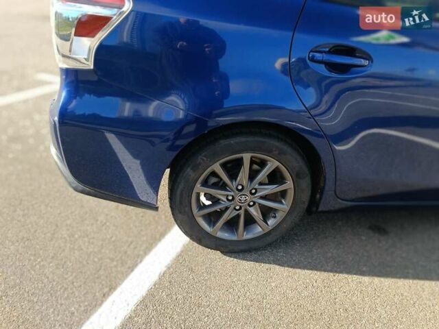 Синий Тойота Приус, объемом двигателя 1.8 л и пробегом 168 тыс. км за 18000 $, фото 3 на Automoto.ua