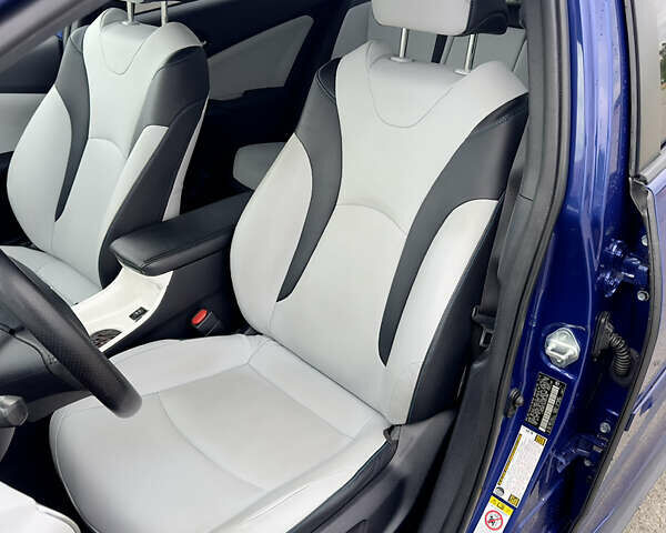 Синій Тойота Пріус, об'ємом двигуна 1.8 л та пробігом 137 тис. км за 15500 $, фото 11 на Automoto.ua