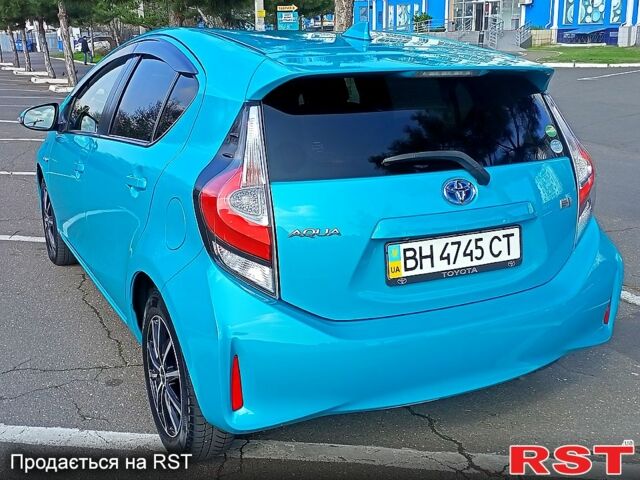 Синій Тойота Пріус, об'ємом двигуна 15 л та пробігом 60 тис. км за 13700 $, фото 5 на Automoto.ua