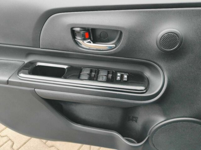 Синий Тойота Приус, объемом двигателя 1.5 л и пробегом 53 тыс. км за 13800 $, фото 14 на Automoto.ua