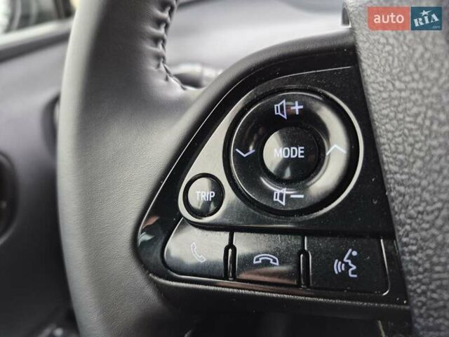 Синій Тойота Пріус, об'ємом двигуна 1.8 л та пробігом 6 тис. км за 19999 $, фото 47 на Automoto.ua