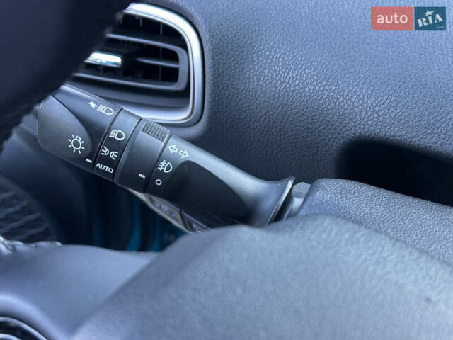 Синий Тойота Приус, объемом двигателя 1.8 л и пробегом 105 тыс. км за 20500 $, фото 59 на Automoto.ua