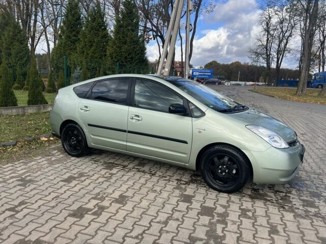 Зелений Тойота Пріус, об'ємом двигуна 1.5 л та пробігом 315 тис. км за 7200 $, фото 2 на Automoto.ua