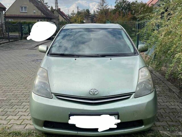 Зеленый Тойота Приус, объемом двигателя 1.5 л и пробегом 400 тыс. км за 6000 $, фото 3 на Automoto.ua