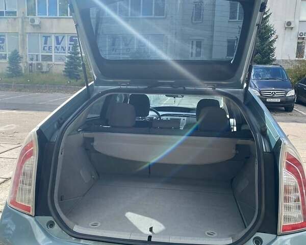 Зеленый Тойота Приус, объемом двигателя 1.8 л и пробегом 300 тыс. км за 10000 $, фото 2 на Automoto.ua