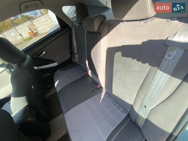 Зеленый Тойота Приус, объемом двигателя 1.8 л и пробегом 300 тыс. км за 10000 $, фото 1 на Automoto.ua