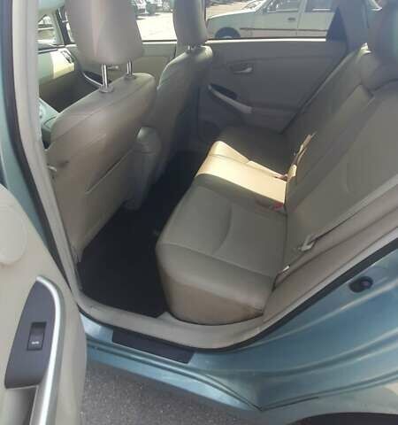 Зеленый Тойота Приус, объемом двигателя 1.8 л и пробегом 255 тыс. км за 12200 $, фото 3 на Automoto.ua