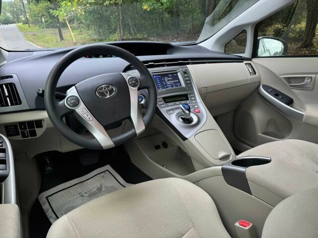 Тойота Приус 2014 в Одессе на Automoto.ua Зеленый Тойота Приус, объемом двигателя 1.8 л и пробегом 81 тыс. км за 12100 $, фото 6 на Automoto.ua